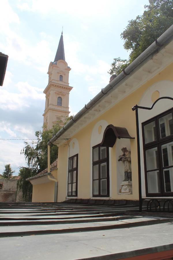 Zwinger Apartman Sopron Buitenkant foto